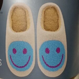 Wayland Square- " Happy Face " Teddy Slippers XS (3-4)